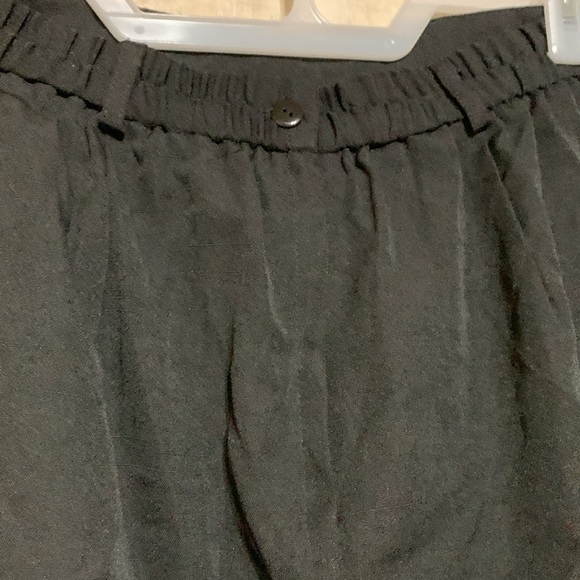 Requirements women’s black skirt size 18 - Picture 3 of 4